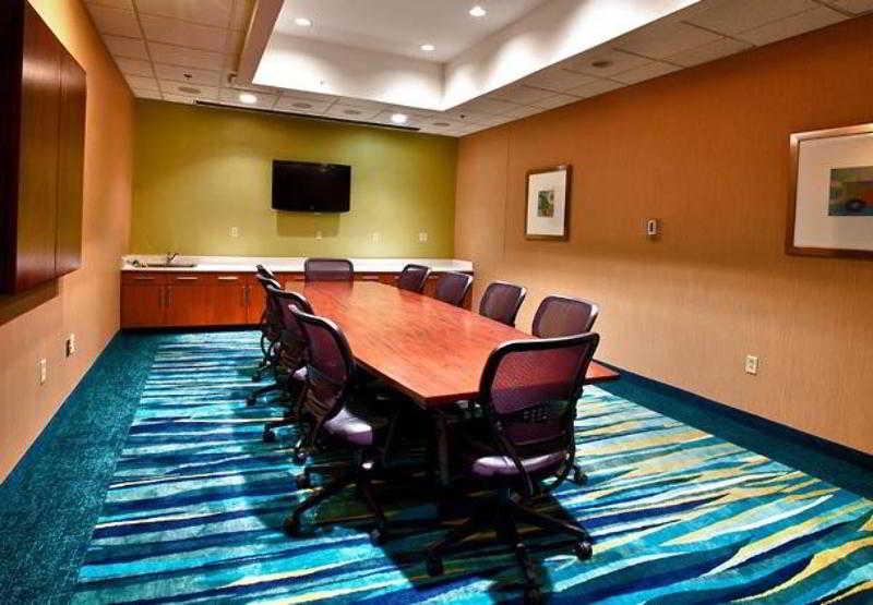 Springhill Suites By Marriott Lawrence Downtown Ανέσεις φωτογραφία
