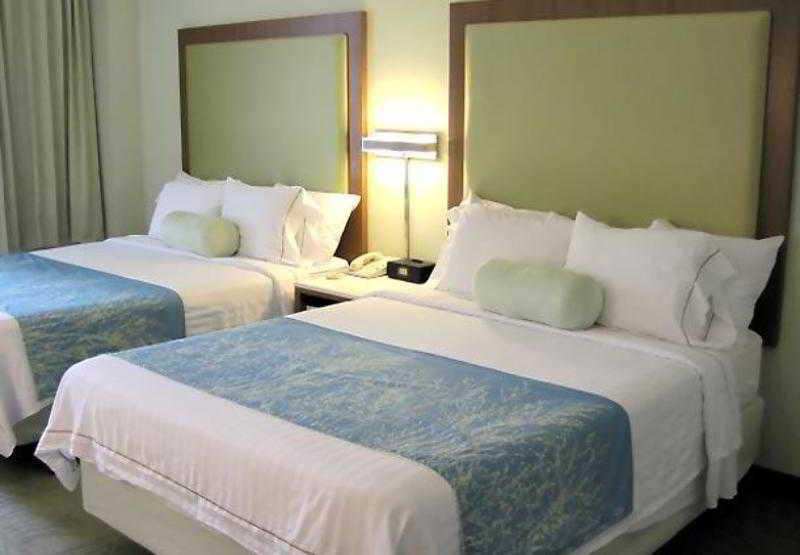 Springhill Suites By Marriott Lawrence Downtown Δωμάτιο φωτογραφία