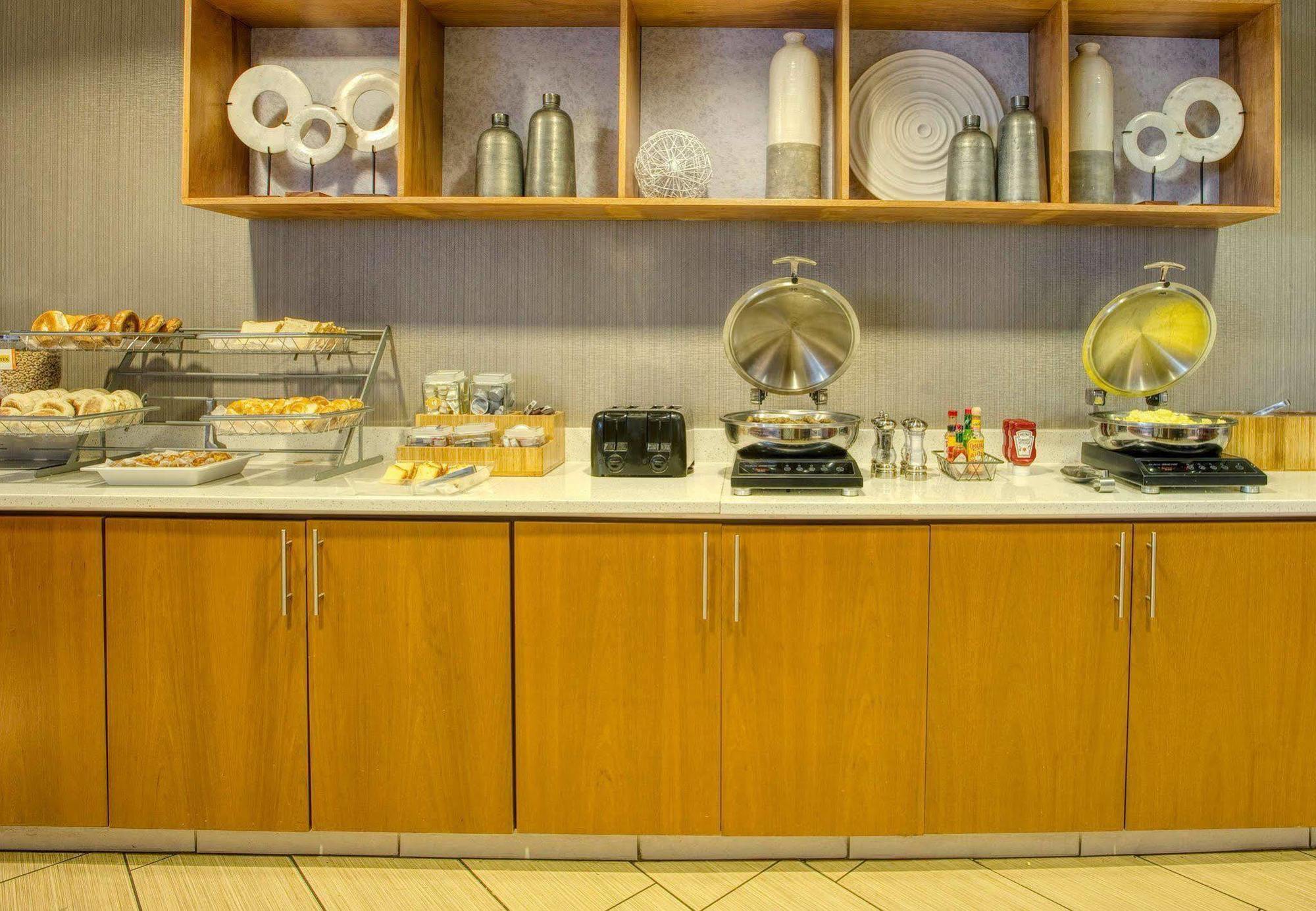 Springhill Suites By Marriott Lawrence Downtown Εξωτερικό φωτογραφία